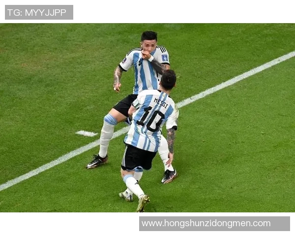 梅西C罗等世界足球巨星背后的传奇人生与成就揭秘 梅西C罗等世界足球巨星背后的传奇人生与成就揭秘