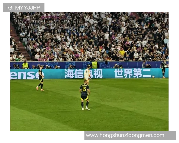 球星足球花开新篇章 展现绿茵场上风采与荣耀 球星足球花开新篇章 展现绿茵场上风采与荣耀